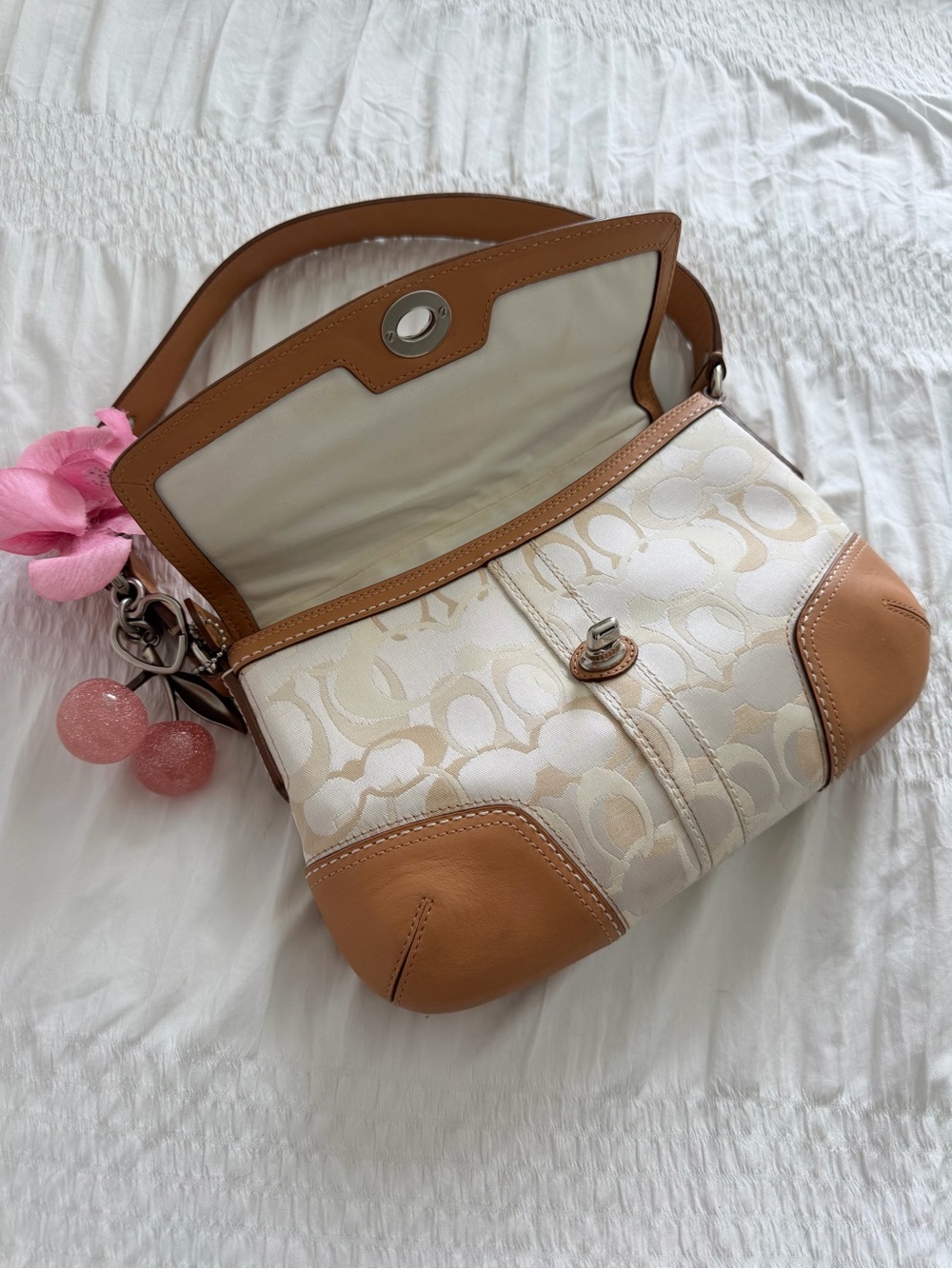 Vintage  Coach Signature Turnlock Flap Shoulder Bag (small) - Picture 7 of 11